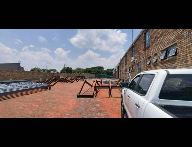 INDUSTRIAL PROPERTY TO RENT IN SILVERTONDALE
